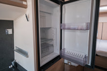Lataa kuva Galleria-katseluun, Carthago Malibu Van 640 LE Charming GT
