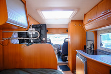 Ladda upp bild till gallerivisning, Adria Coral 590 DS
