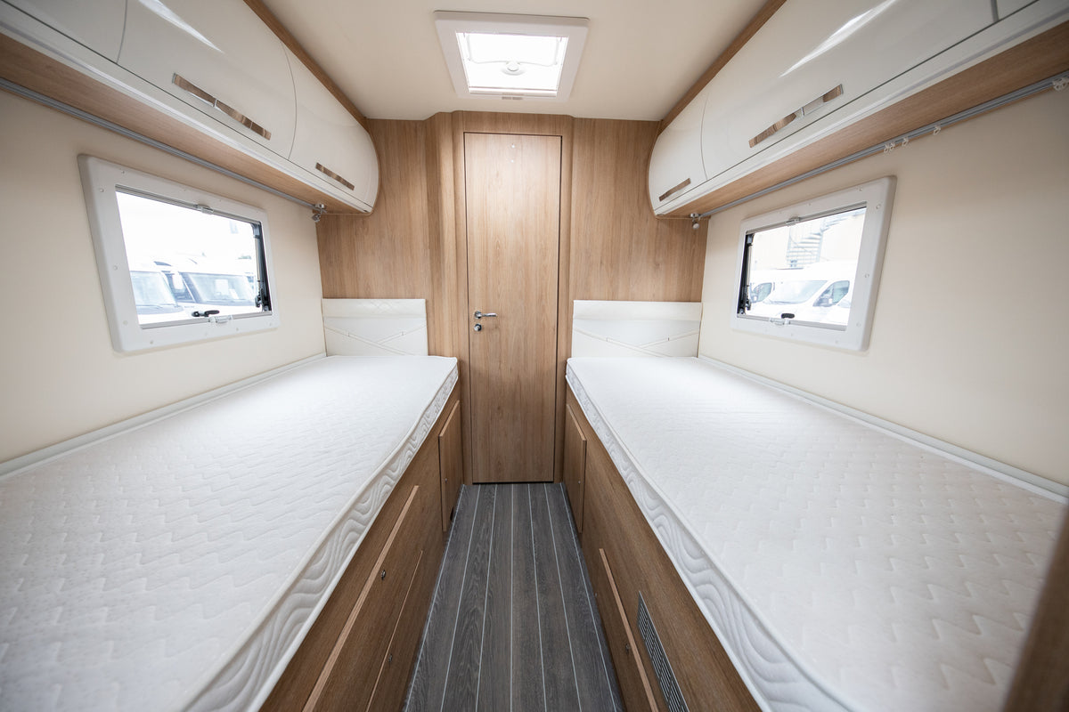CI Elliot 82 XT