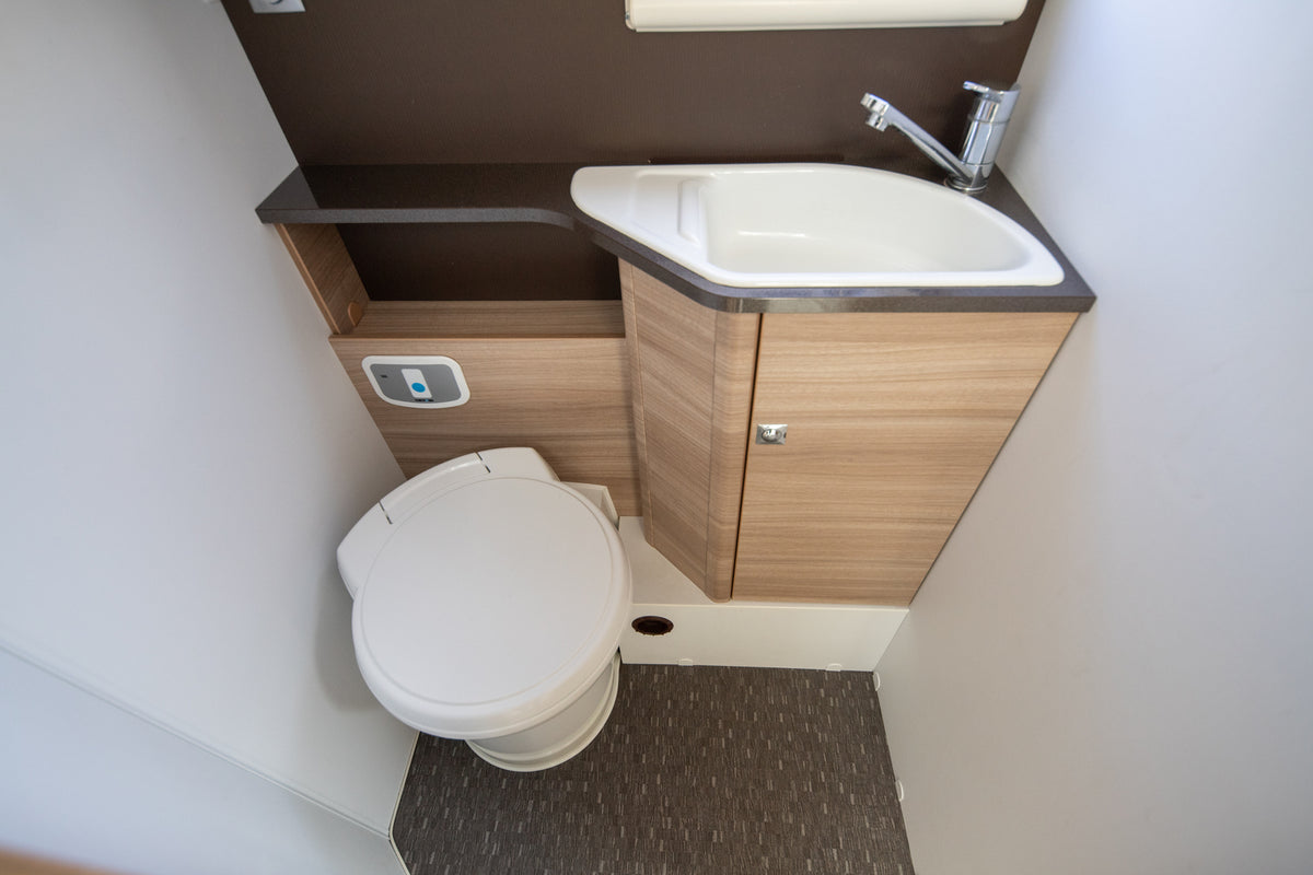 Adria Matrix M 670 SP