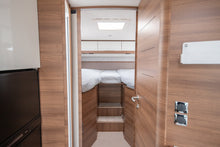 Lataa kuva Galleria-katseluun, Rapido 866F Scandinavian Exclusive
