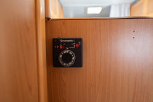 Lataa kuva Galleria-katseluun, Dethleffs A 5832
