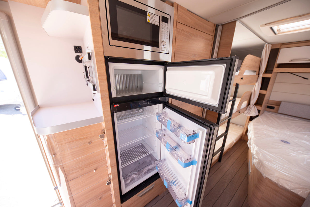Knaus Südwind Black Selection