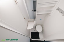 Lataa kuva Galleria-katseluun, Volkswagen Grand California 680
