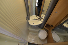 Lataa kuva Galleria-katseluun, Dethleffs Globebus T001
