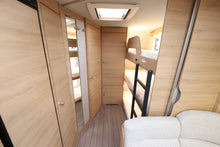 Lataa kuva Galleria-katseluun, Knaus Südwind 60 Years
