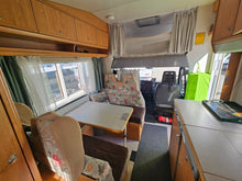 Lataa kuva Galleria-katseluun, Knaus Traveller  A 510

