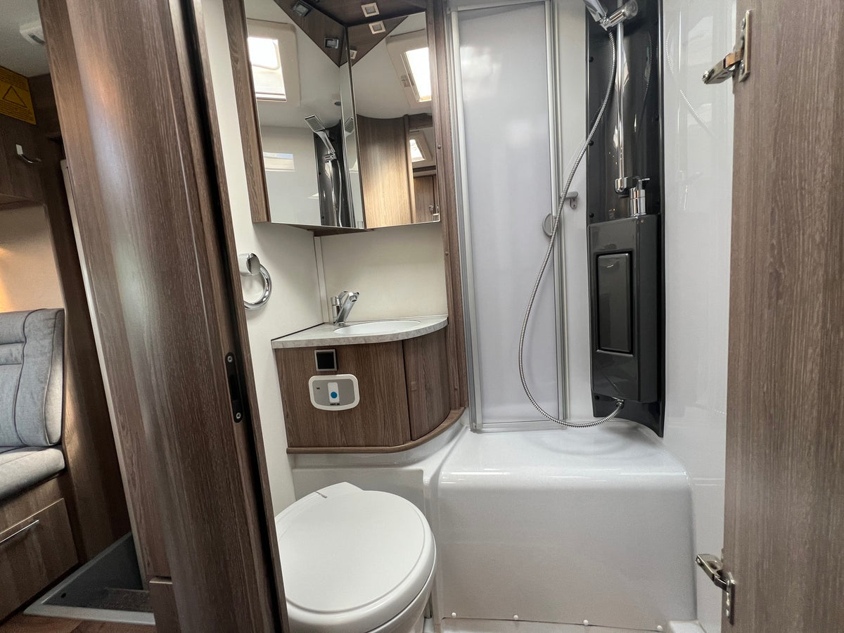Kabe Travel Master C 740 LGB