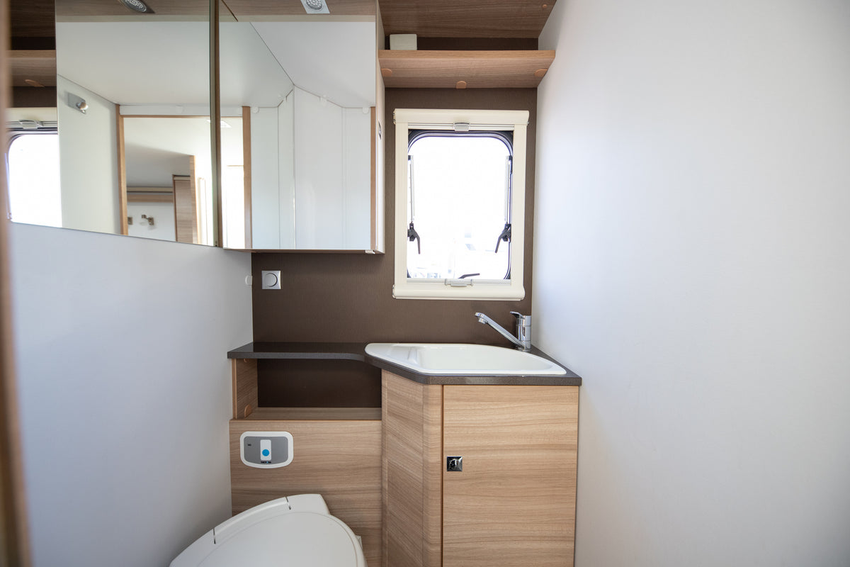 Adria Matrix M 670 SP