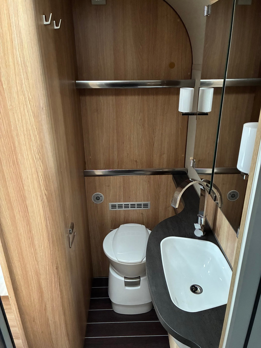 KNAUS SKY TI 700 MEB Platinum Selection