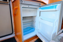 Ladda upp bild till gallerivisning, Adria Coral 590 DS

