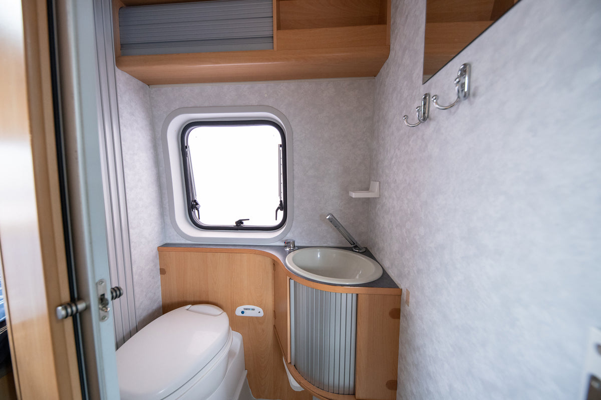 Adria Twin 600