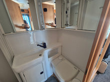Lataa kuva Galleria-katseluun, Hymer B 584
