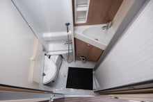 Lataa kuva Galleria-katseluun, Carthago Malibu Van 640 LE Charming GT
