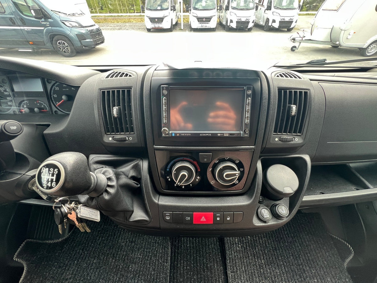 Adria Matrix Axess M 680 SP