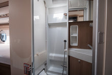 Lataa kuva Galleria-katseluun, Carthago Malibu Van 640 LE Charming GT
