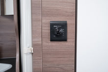 Lataa kuva Galleria-katseluun, Knaus Sport Silver Selection
