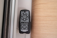 Lataa kuva Galleria-katseluun, Adria Adora
