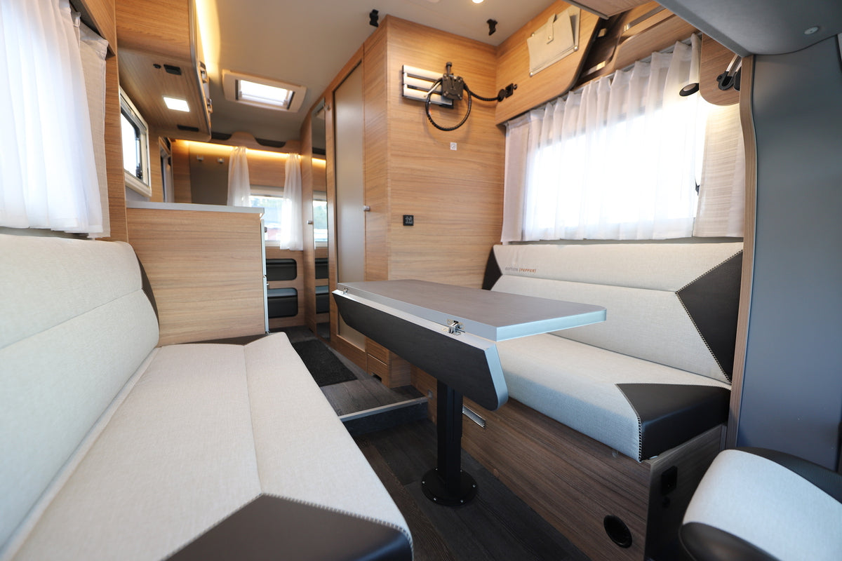 Weinsberg X-Cursion Van 500 LT Edition [PEPPER]