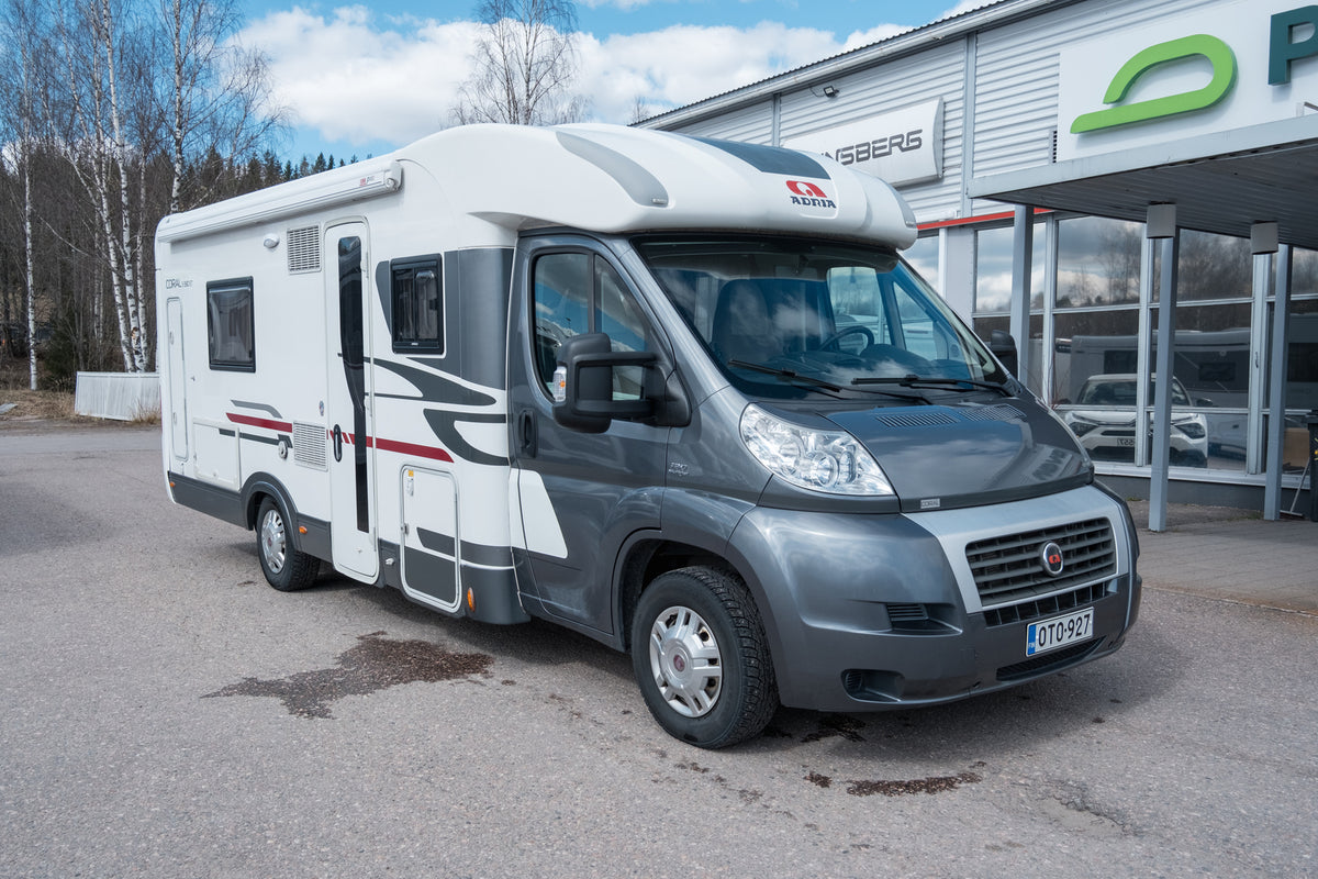 Adria Coral S 680 ST