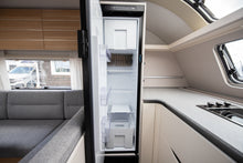 Lataa kuva Galleria-katseluun, Adria Adora
