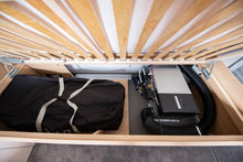 Lataa kuva Galleria-katseluun, Adria Adora
