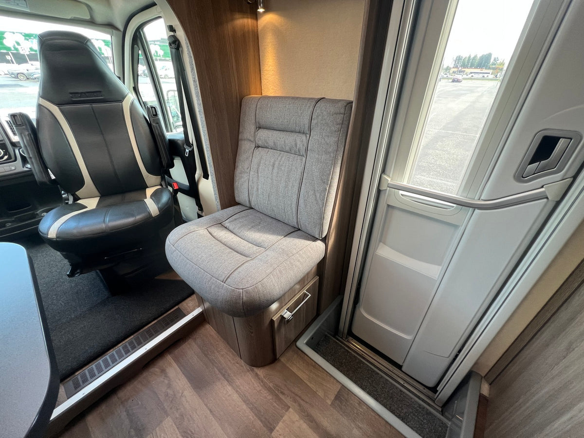 Kabe Travel Master C 740 LGB