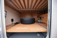 Lataa kuva Galleria-katseluun, Adria Coral Silver S 650SP
