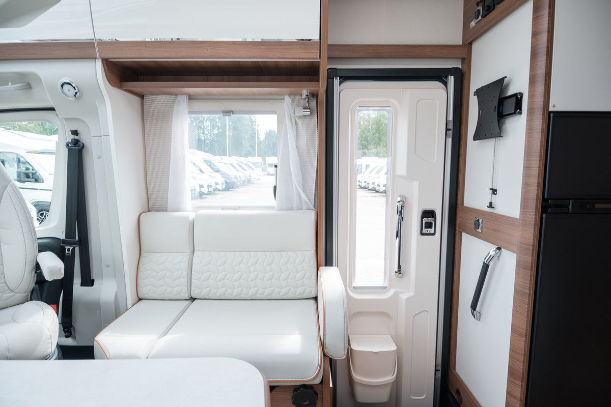 Rapido 696F R65 Edition