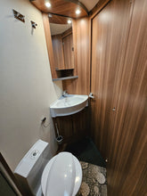 Lataa kuva Galleria-katseluun, Weinsberg Caraloft 650 MF
