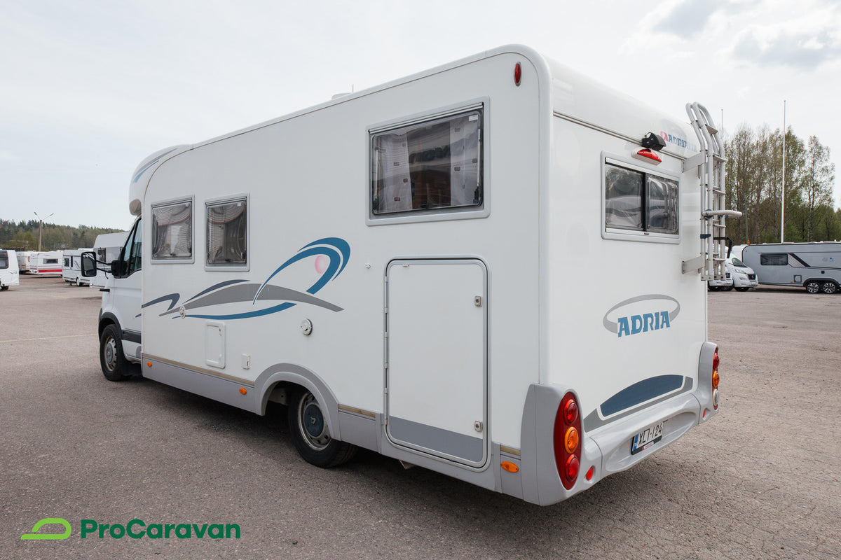 Adria Izola S 687 SPG