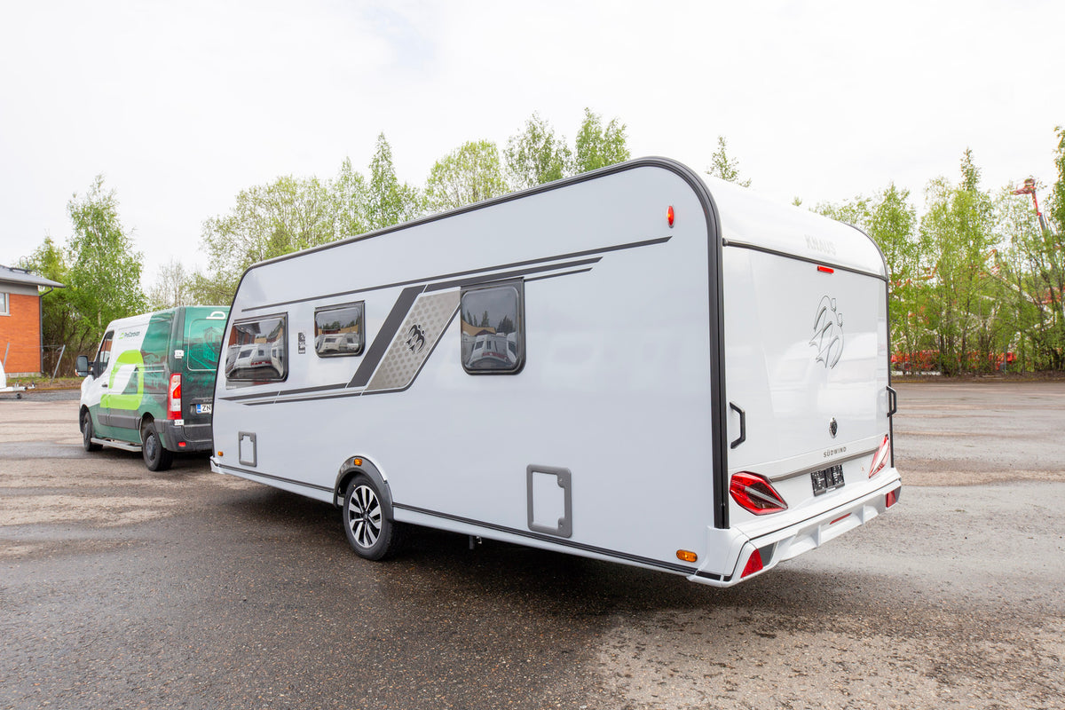 Knaus Südwind Black Selection