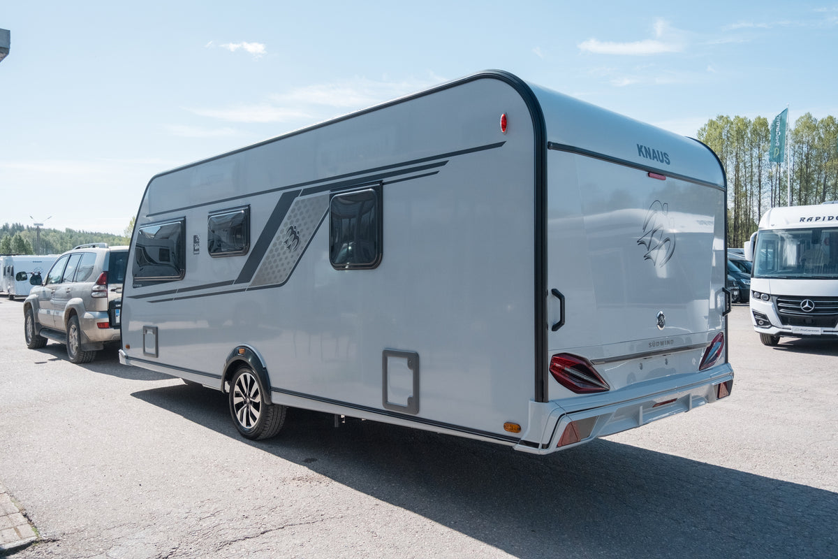 Knaus Südwind Black Selection