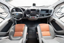 Lataa kuva Galleria-katseluun, Adria Coral Sport S 573 DS
