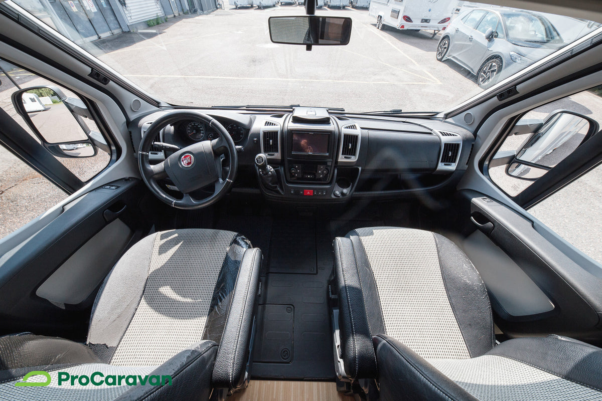 LMC Breezer H 730 Black Selection