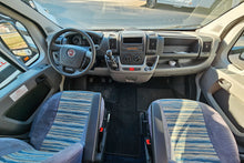 Lataa kuva Galleria-katseluun, Eura-Mobil TT 670 SB
