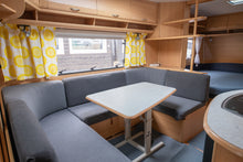Lataa kuva Galleria-katseluun, Dethleffs Camper
