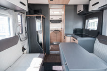 Lataa kuva Galleria-katseluun, Knaus Live Wave 700 LX
