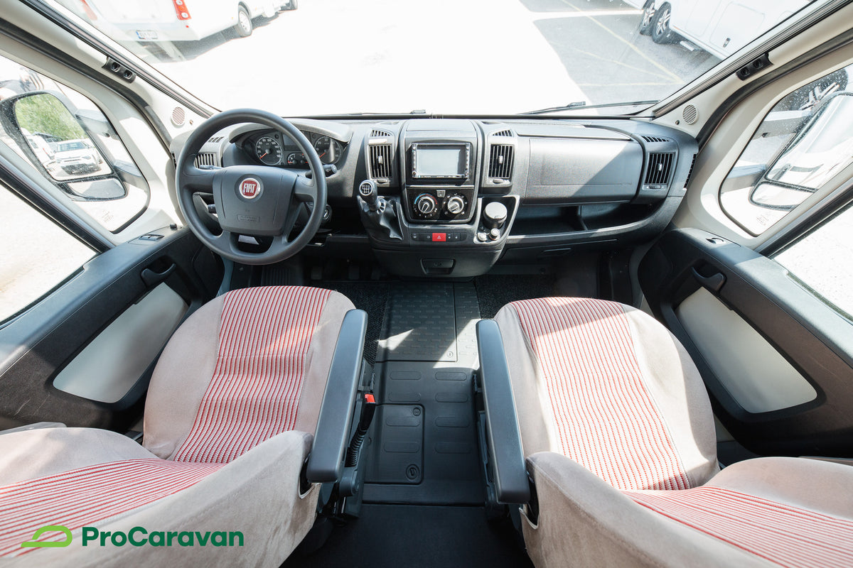 Adria Matrix Axess M 680 SP