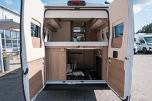 Lataa kuva Galleria-katseluun, Carthago Malibu Van 640 LE Charming GT
