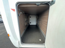 Lataa kuva Galleria-katseluun, Kabe Travel Master C 740 LGB
