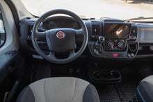 Ladda upp bild till gallerivisning, Roadcar R 600
