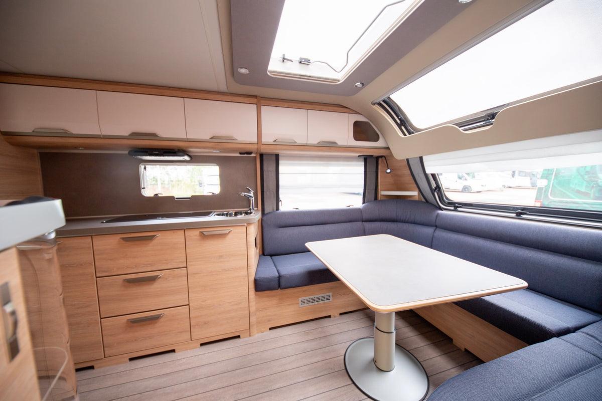 Knaus Südwind Black Selection