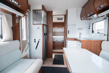 Lataa kuva Galleria-katseluun, Rapido 896F Scandinavian Exclusive
