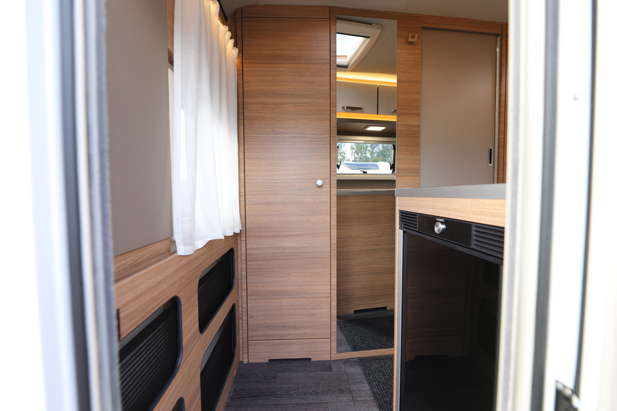 Weinsberg X-Cursion Van 500 LT Edition [PEPPER]