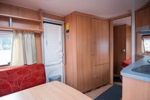 Lataa kuva Galleria-katseluun, Dethleffs CAMPER

