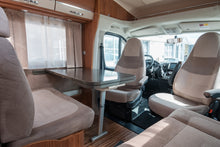 Lataa kuva Galleria-katseluun, Adria Coral S 680 ST
