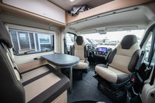 Ladda upp bild till gallerivisning, Roadcar R 600
