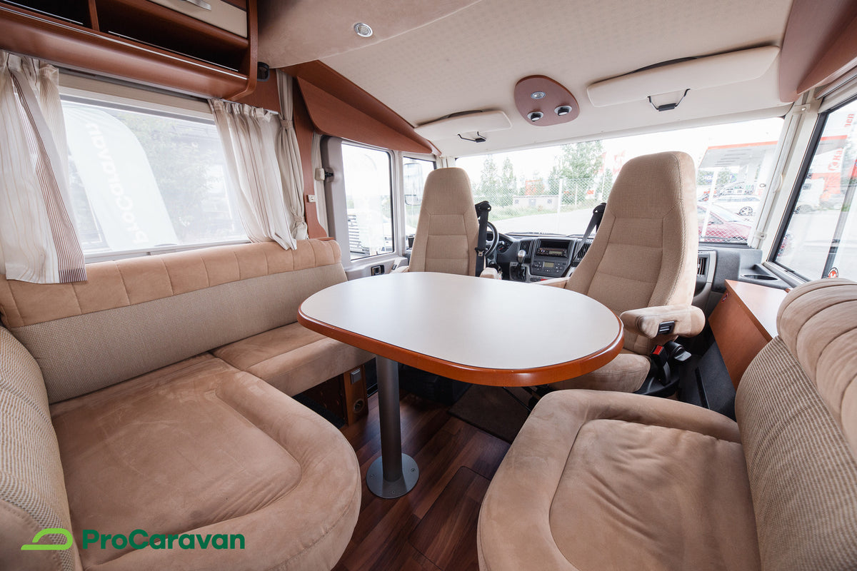 Hymer B 678