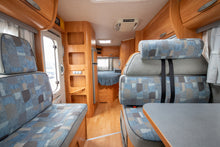 Lataa kuva Galleria-katseluun, Adria Coral Silver S 650SP
